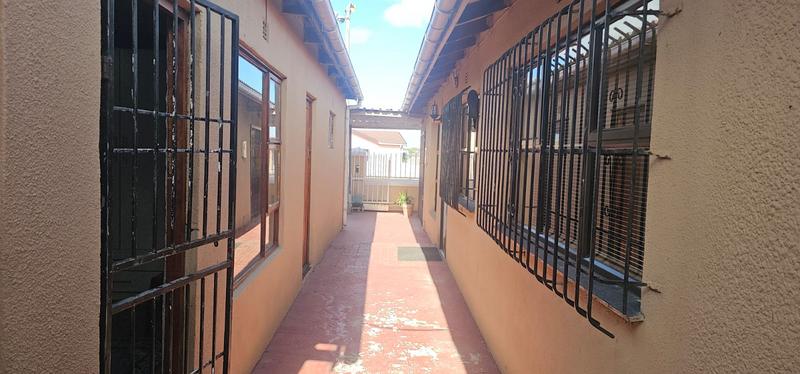 2 Bedroom Property for Sale in Guguletu Western Cape